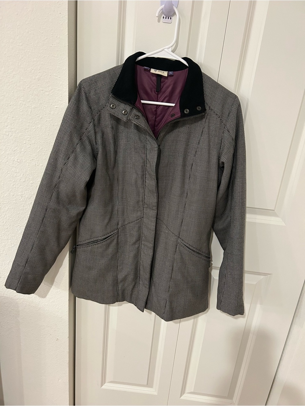 Ibex Wool Aire Lightweight Merino Wool Puffer Jacket Black Purple